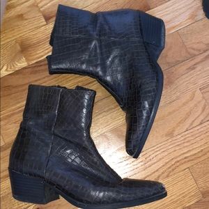 VAGABOND black snakeskin booties